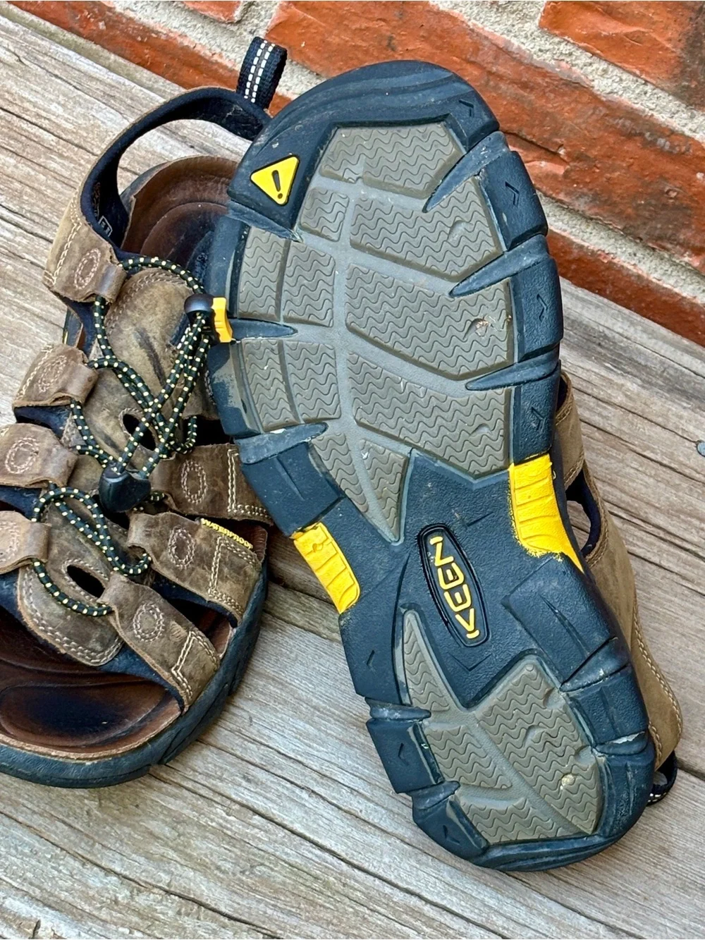 KEEN Daytona Men's Brown Leather Bungee Tie Trail Hiking Sandals Sz 10